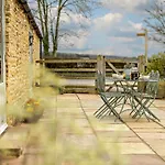 2 Bed In York Oc-91540 Holiday home
