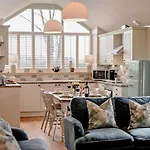 2 Bed In York Oc-91540 *