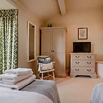 2 Bed In York Oc-91540 *