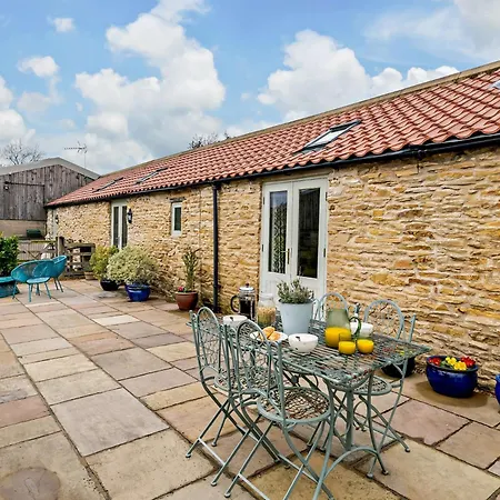 2 Bed In 91540 Feriehus