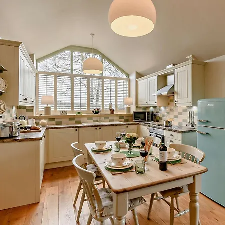 2 Bed In 91540 Feriehus *