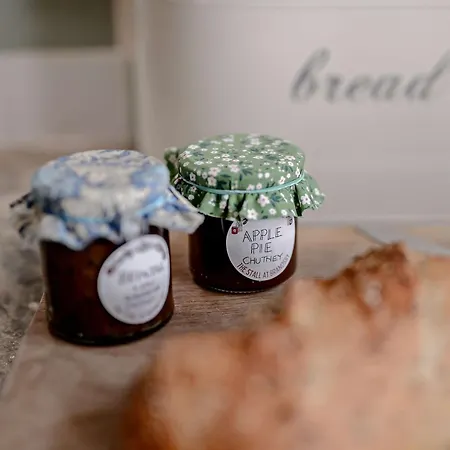 2 Bed In 91540 Feriehus *