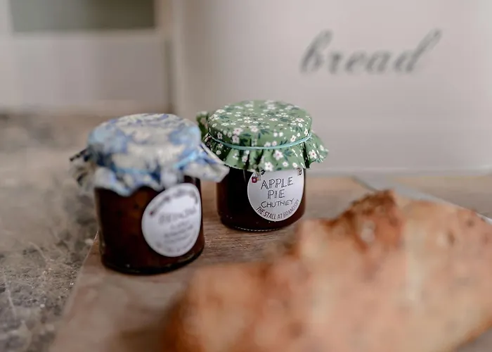 2 Bed In 91540 Vakantiehuis *